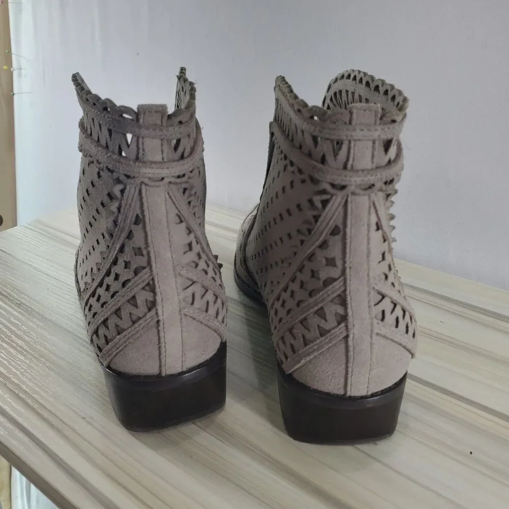 8 Cecelia Anthropologie Tate Suede Bootie Cut Out Perforated Taupe Ankle Boot